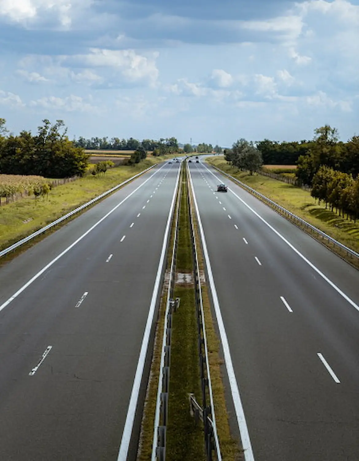 Transfer autokarowy MamBus z Białegostoku — komfortowy przewóz osób na trasy krajowe i międzynarodowe.